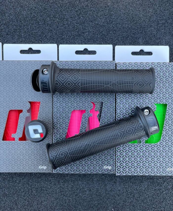 ODI MTB Bicycle Handlebar Grips Mountain Cycling Folding Bike Handle Cover Ultralight Anti Slip Foaming With Plug Bicycle Parts